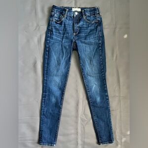 GAP Blue Skinny Jeans with Classic Denim Style